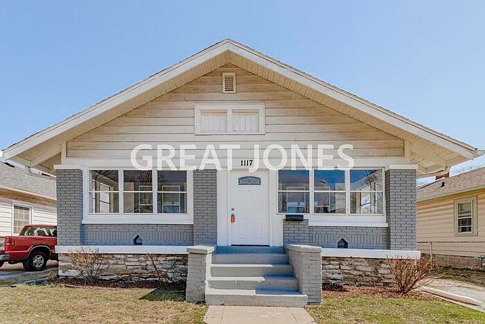 1st image of 1117 N Holmes Ave
