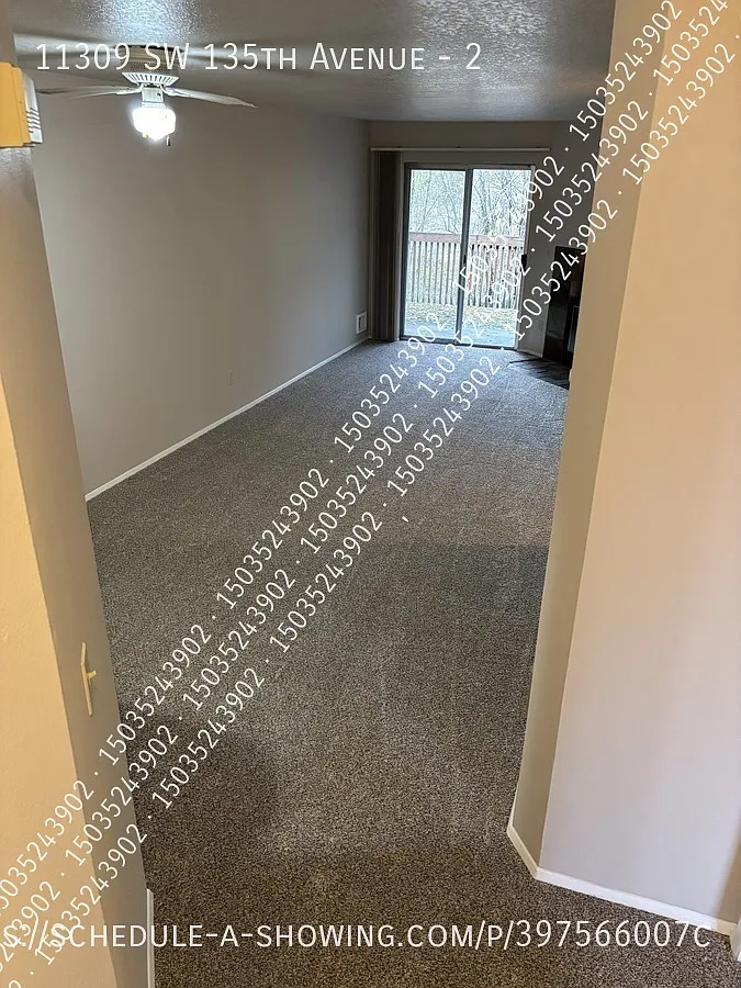 Upstairs 3 Bd 2ba 1100 Sq Ft W/ Garage, W/D Hk Up, Fireplace, Granite, Stainless, We Pay Water & ... — Photo 2