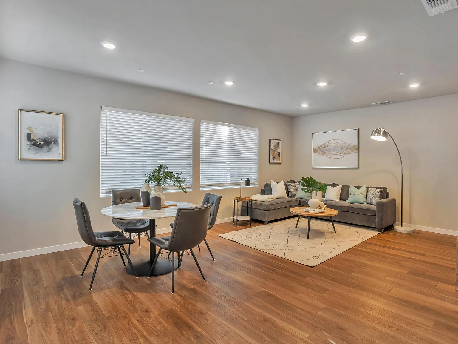 3 bed, 2.5 bath, 1784 sqft, $5,000 — Photo 1