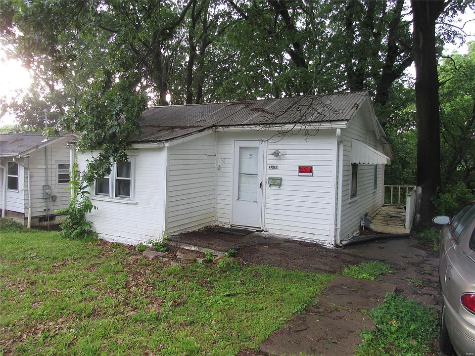 1st image of 3202 Oakwood Ave
