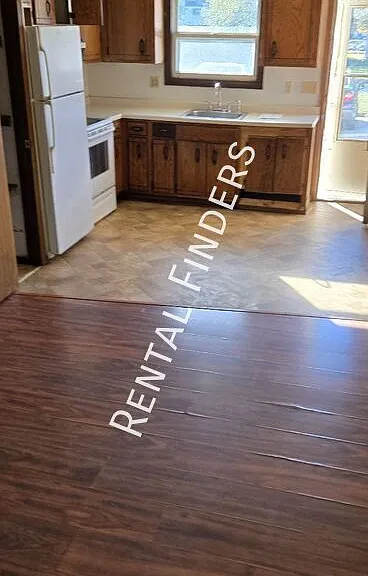 570 Spinnaker Ln #570 — Photo 7