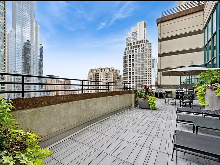 100 E Huron St #3504 — Photo 43