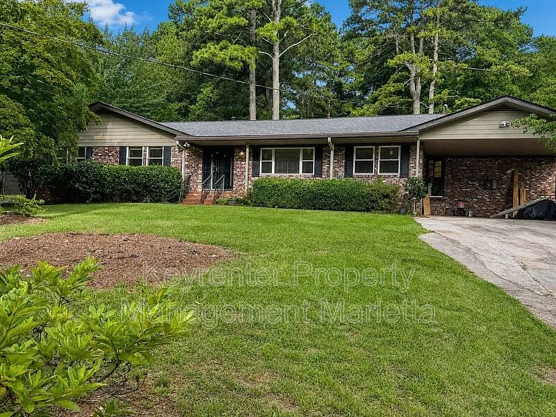 3 bed, 1.5 bath, 1785 sqft, $2,495 — Photo 2