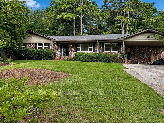 2nd image of 725 McBurnette Rd NE