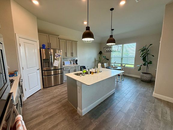 5th image of 1533 Tapadero Ln