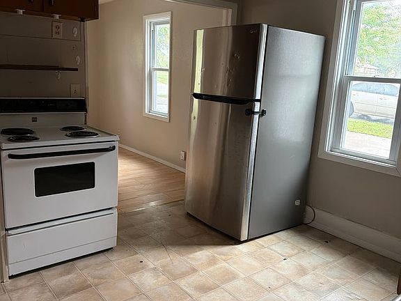 4th image of 527 C St