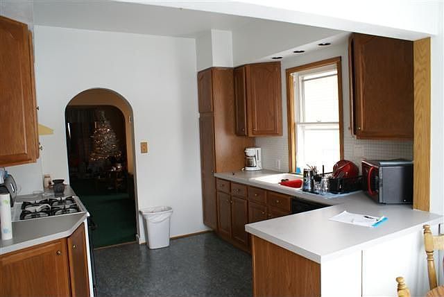 2nd image of 2705 Douglas St