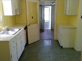 5th image of 604 Central Ave