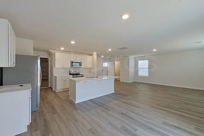 111 Overstreet Way — Photo 4