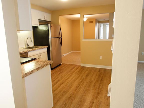 3rd image of 471 Burroughs Dr APT 2
