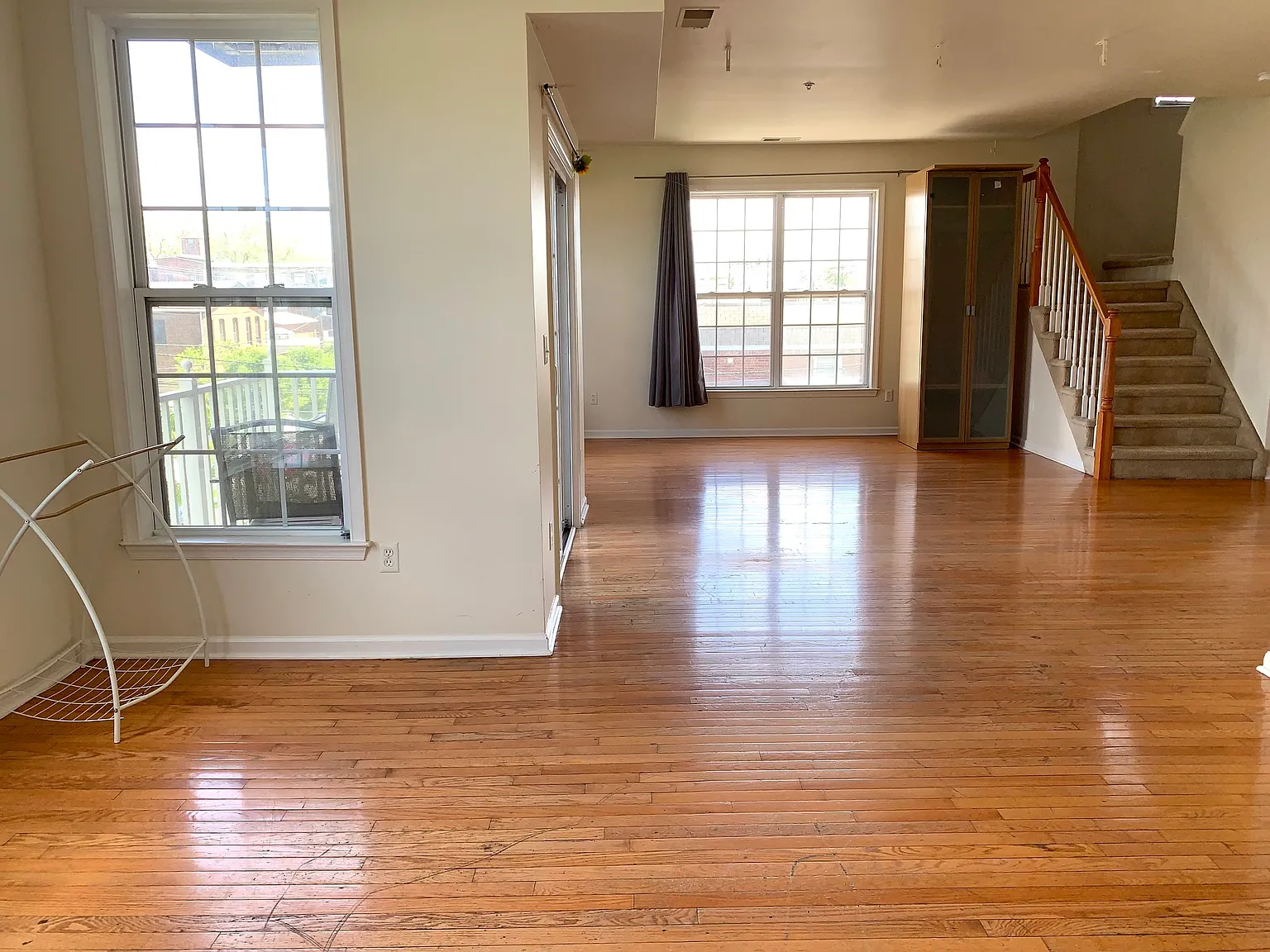 2 bed, 2.5 bath, 1590 sqft, $3,200 — Photo 2