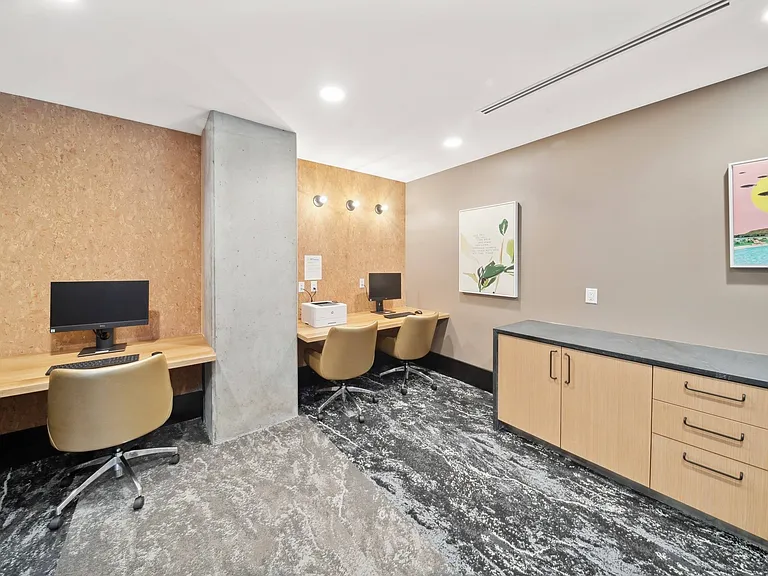 RiNo_amenity_business center