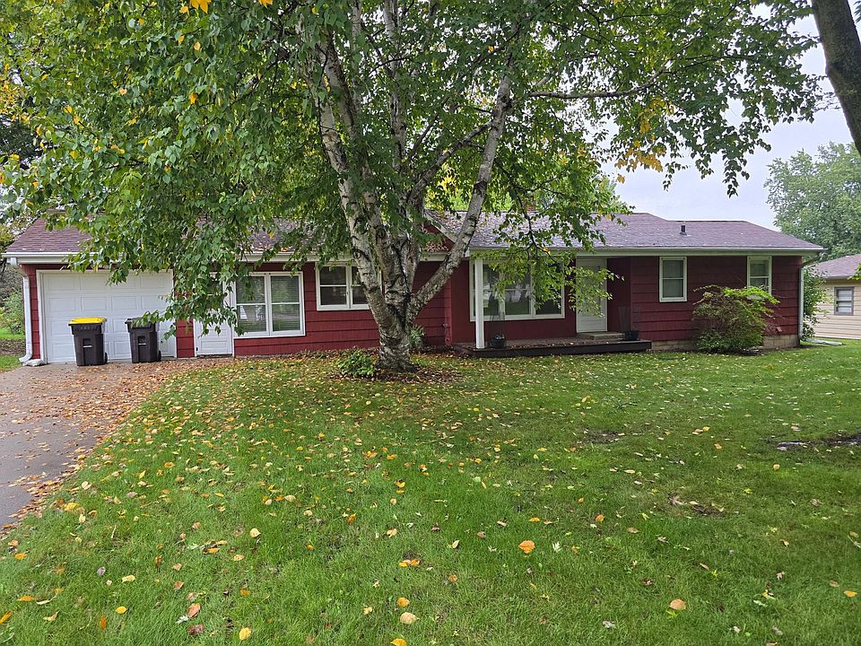 1st image of 820 6th St