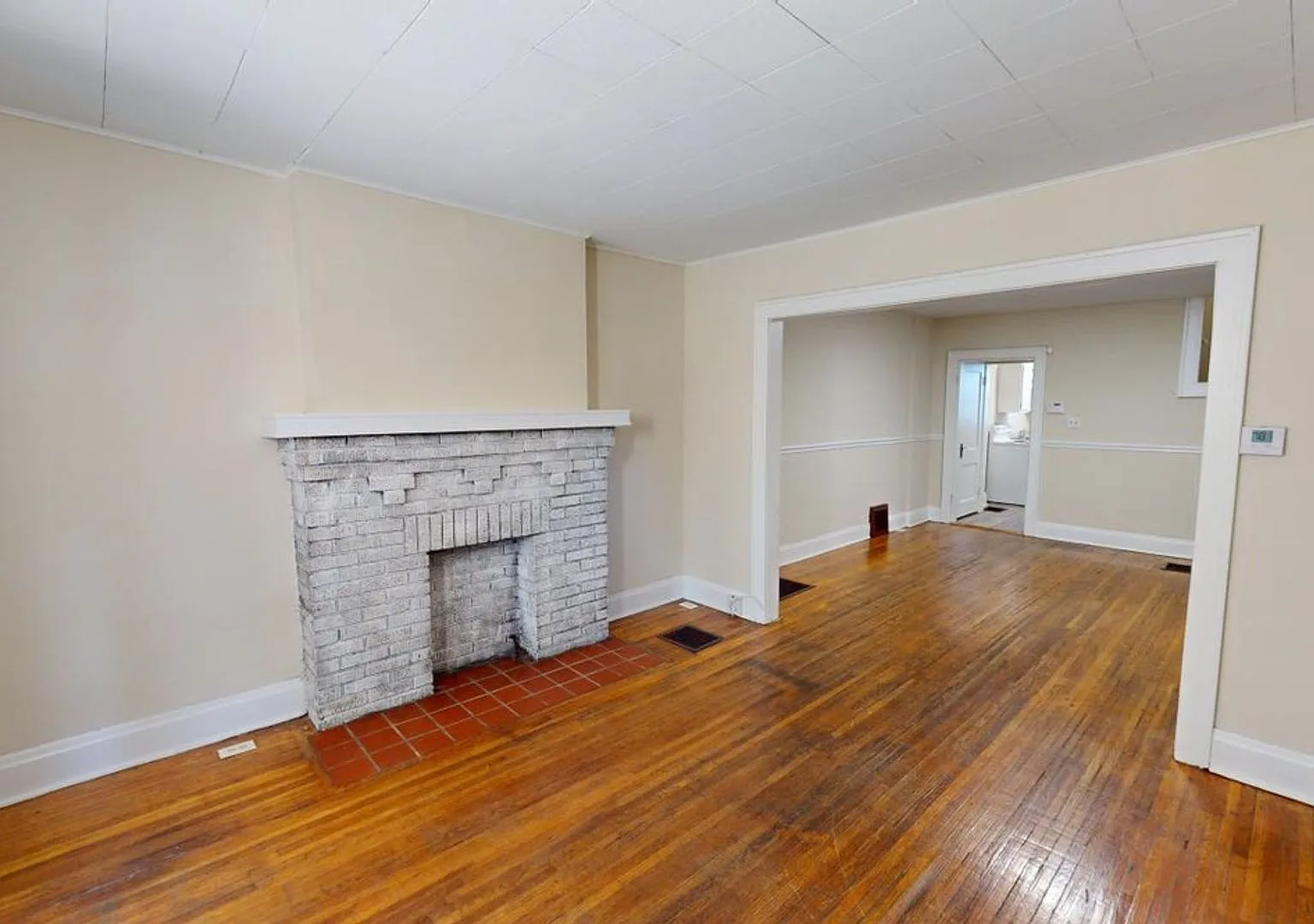 3 Bedrooms / 1 Full Bath! Showing Now - For August 2027! See It Today! — Photo 3