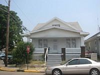 2nd image of 919 Oakley St