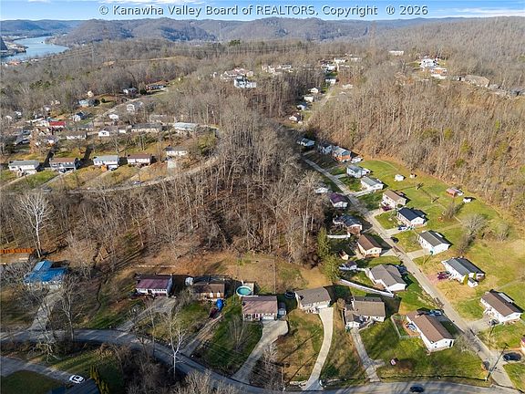 4th image of 827 Dairy Rd