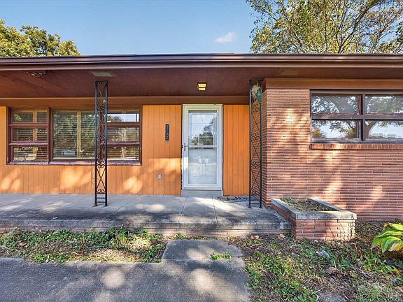 4th image of 1102 State St #257