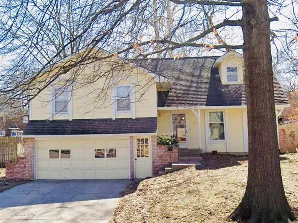 2109 NE 78th St, Gladstone, MO 64118