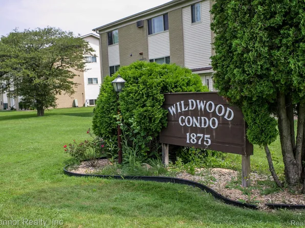 1875 Michigan Ave APT B8, Marysville, MI 48040