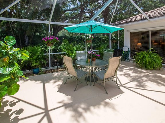 2nd image of 2702 Pin Oak Court