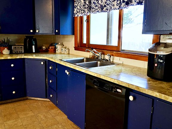 4th image of 262 Hartland Avenue