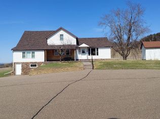 S2901 Semling Ln, Fountain City, WI 54629
