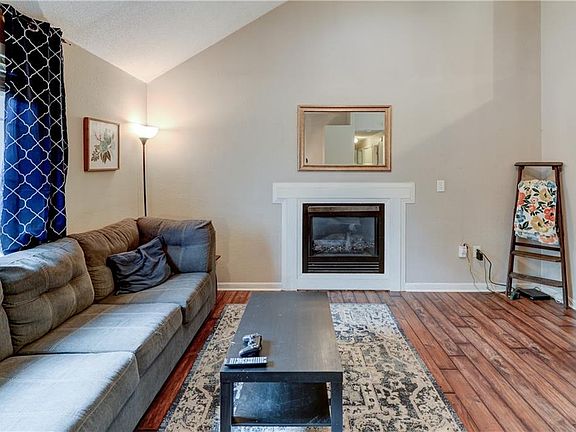 3rd image of 4945 N Euclid Ave