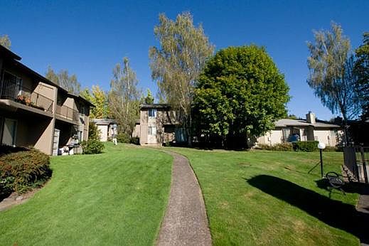 1st image of 8350 SW Greenway Blvd #18