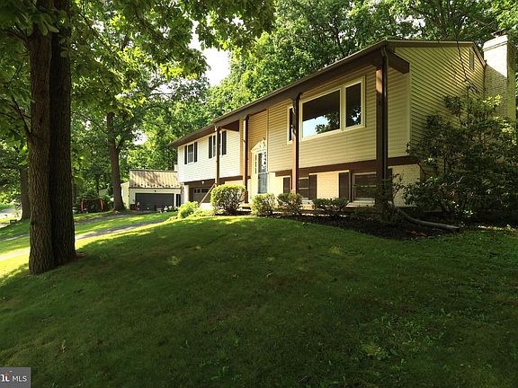 2nd image of 667 Devonshire Dr