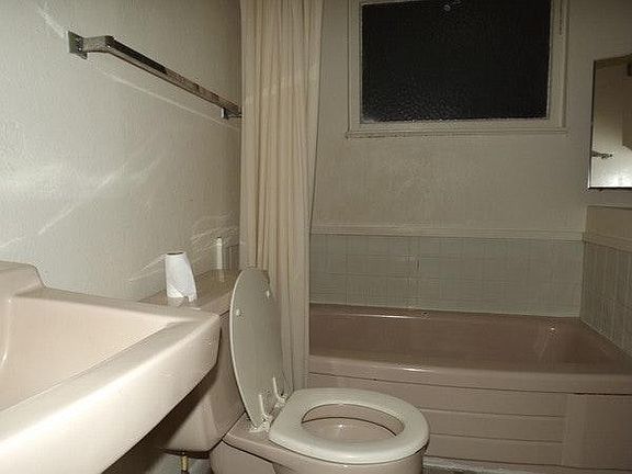 3rd image of 508 1/2 6th St