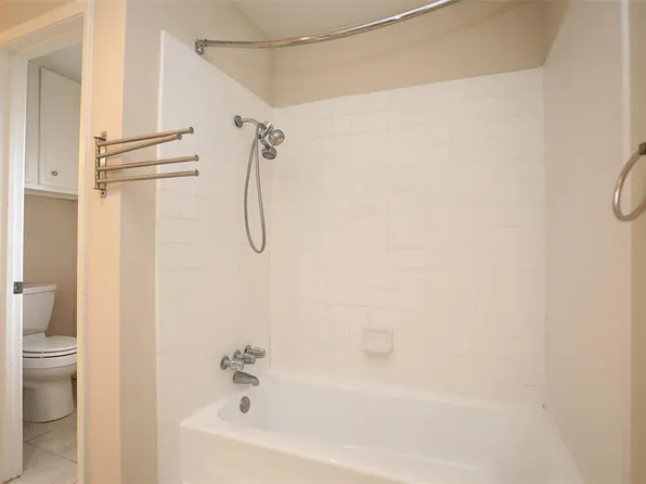 14103 Overbrook Ln, Houston, TX 77077