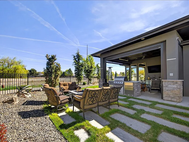 4718 E Goldstone Dr — Photo 33