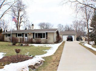 8424 12th Pl, Kenosha, WI 53144