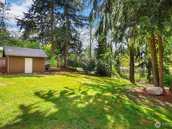 3rd image of 1620 186th Avenue E