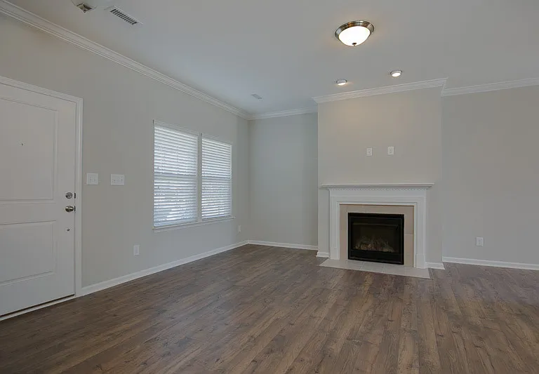 215 Hamlet Pl — Photo 5