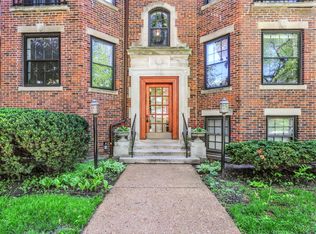 1100 Grove St APT 2W, Evanston, IL 60201