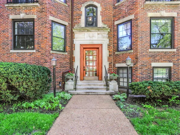 1100 Grove St APT 2W, Evanston, IL 60201