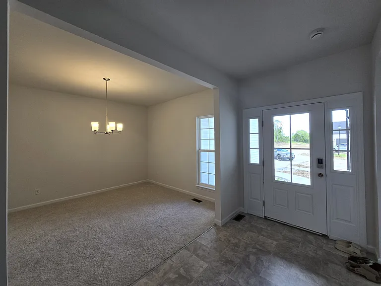 140 Sterling Dr — Photo 13