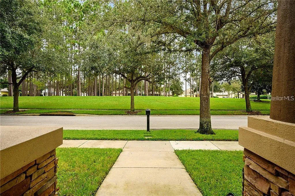 5 bed, 3.5 bath, 3000 sqft, $3,600 — Photo 2