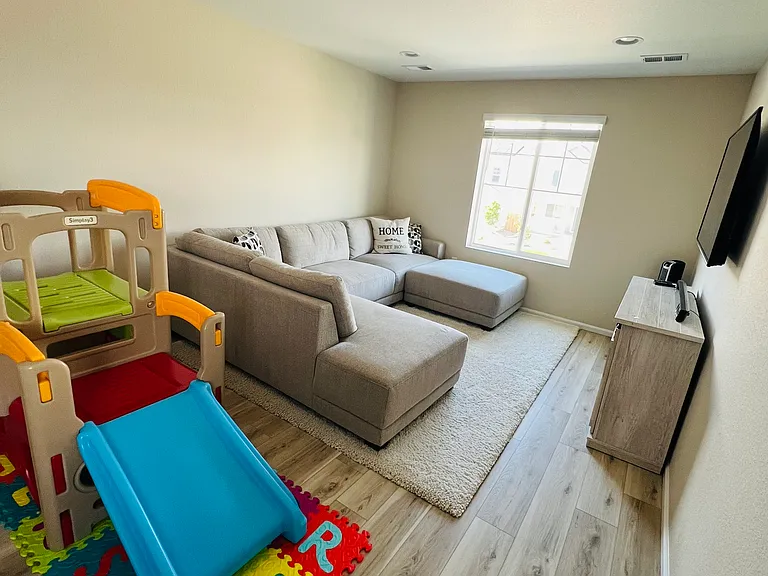 48 N Edge Cliff St — Photo 21