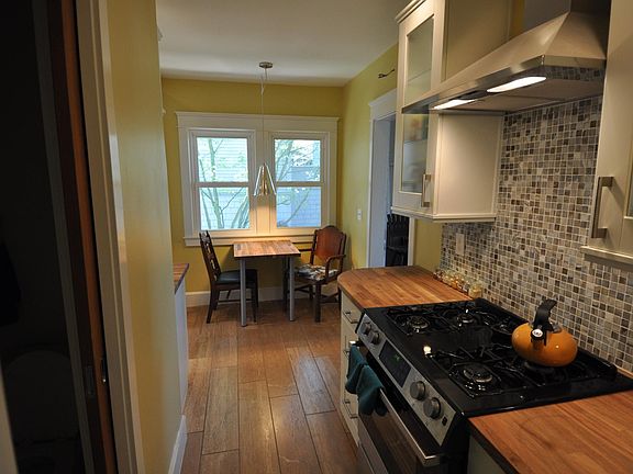 Kitchen photo 2.