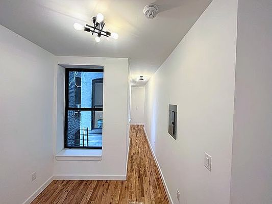 4th image of 217 Saint Anns Ave APT 3N
