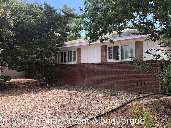 3rd image of 7200 Bellrose Ave NE