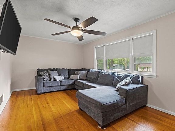 5th image of 8008 Greeley Ave