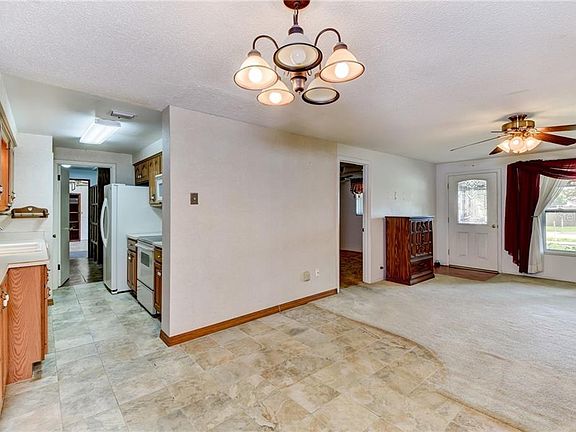 4th image of 715 S Park Ave
