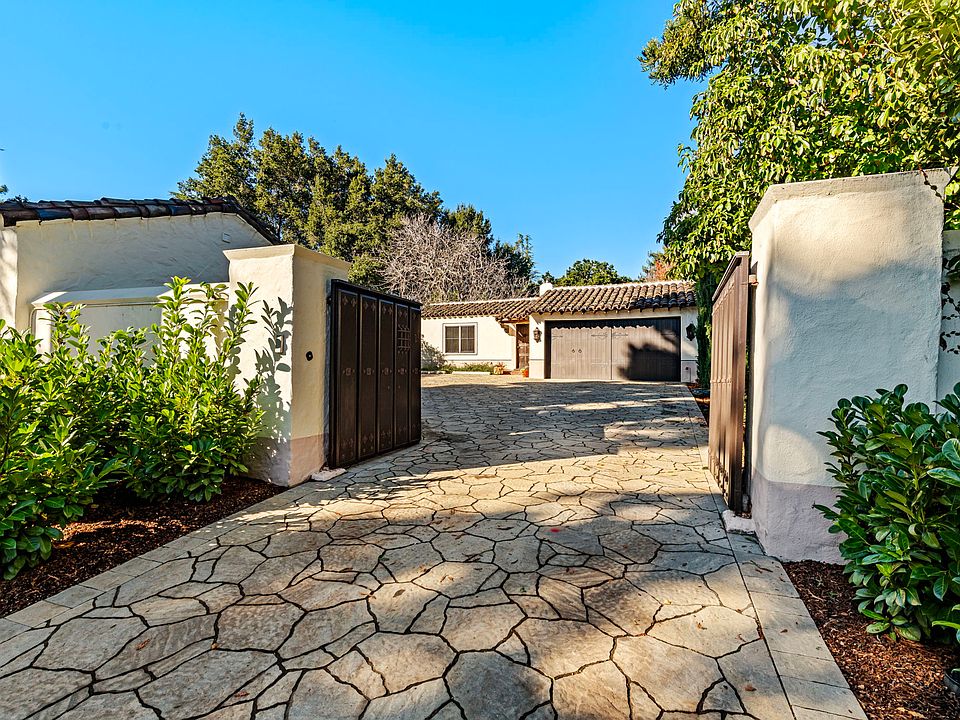 1st image of 27 Crescent Dr