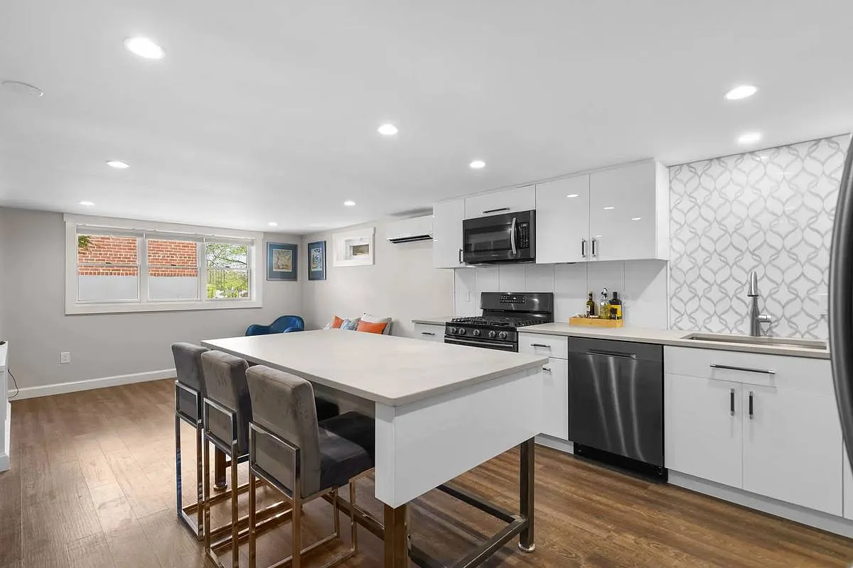 1 bed, 840 sqft, $2,250 — Photo 3
