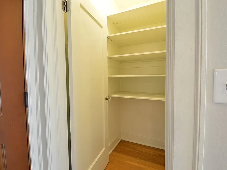 Townhouse Apartments — Photo 8