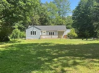 328 Stone Schoolhouse Rd, Bloomingburg, NY 12721
