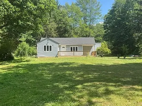 328 Stone Schoolhouse Rd, Bloomingburg, NY 12721